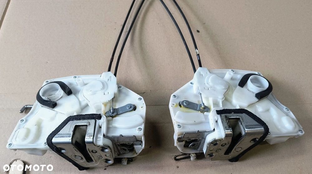 Swift IV MK6 zamek drzwi przednie przód PRAWE EU 5d kolor: Z7T 04-10r Suzuki - 2