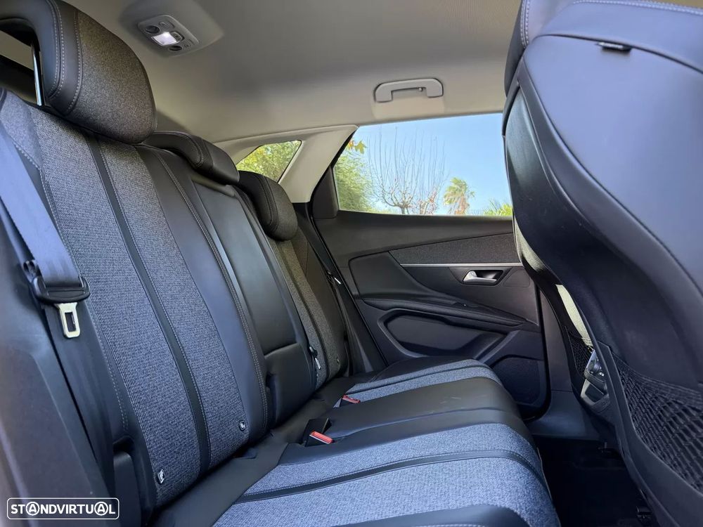 Peugeot 3008 1.2 PureTech Allure EAT6 - 20