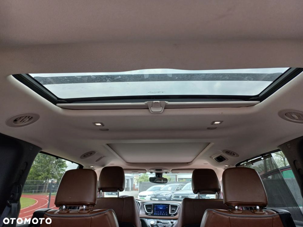 Chrysler Pacifica - 22
