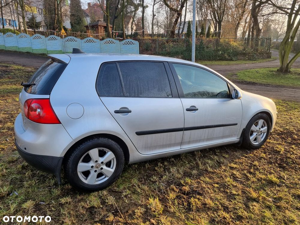 Volkswagen Golf 1.6 FSI United - 7