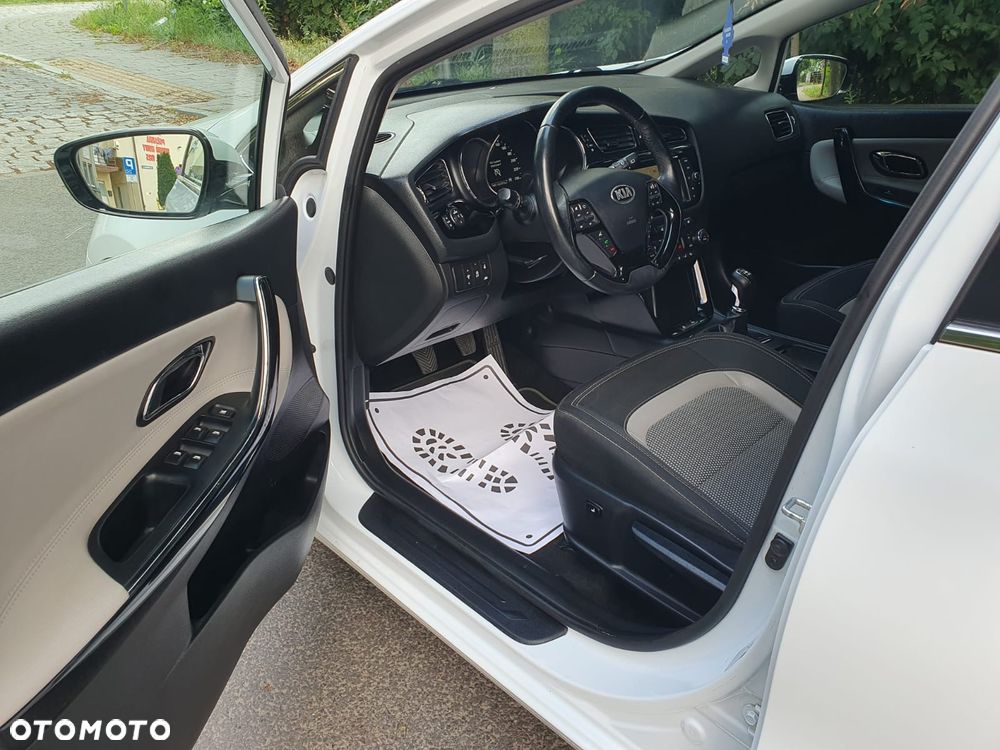 Kia Ceed 1.6 GDI XL - 10