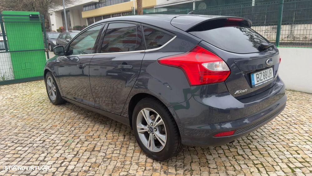 Ford Focus 1.0 EcoBoost S&S TITANIUM - 3