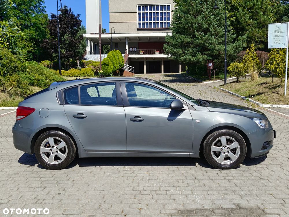 Chevrolet Cruze 1.6 LT - 9