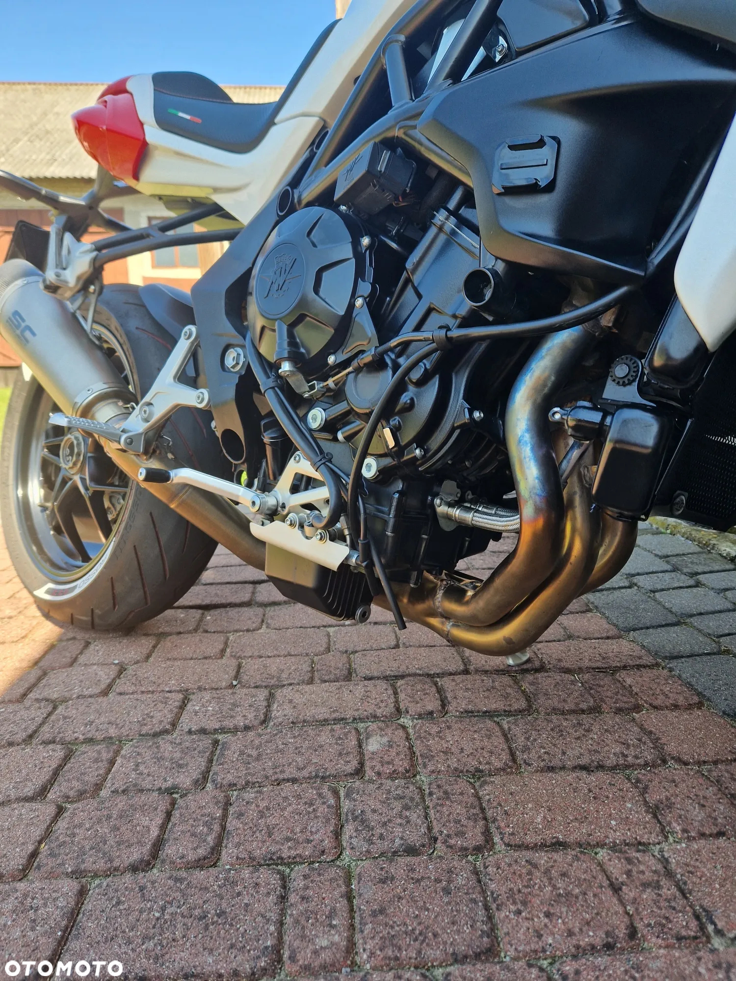 MV AGUSTA Brutale - 6