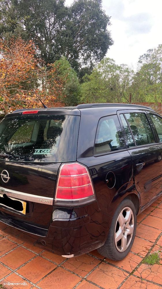 Opel Zafira 1.9 CDTi Enjoy - 3