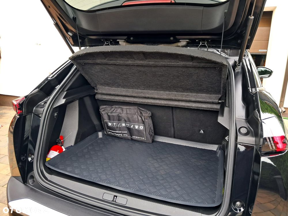 Peugeot 2008 BlueHDi 130 EAT8 Active - 23