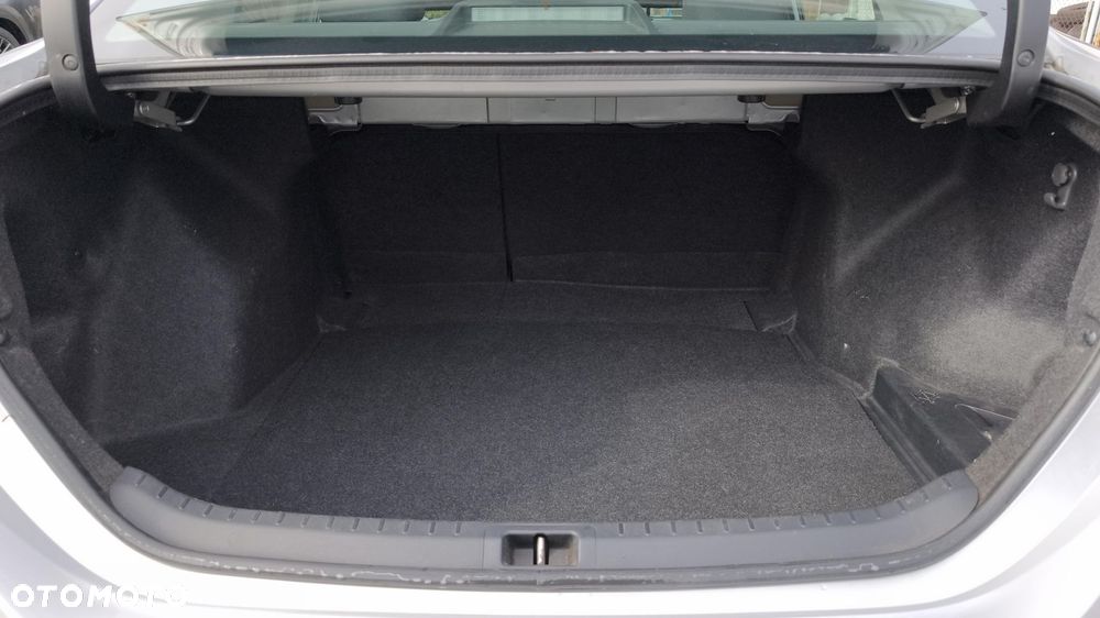 Toyota Corolla 1.6 Premium EU6 - 11