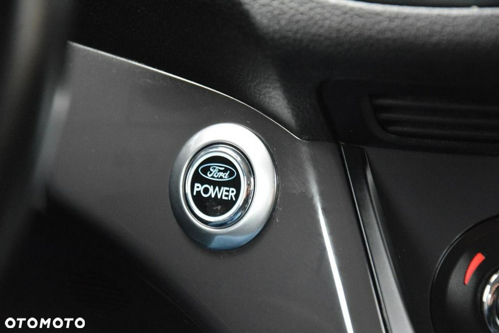 Ford Kuga 2.0 TDCi FWD Titanium - 28