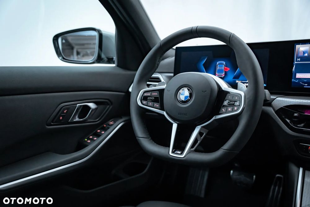 BMW Seria 3 318i M Sport - 31