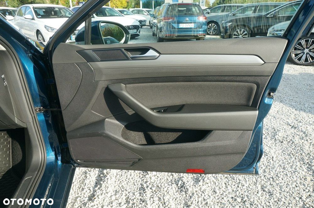 Volkswagen Passat - 27