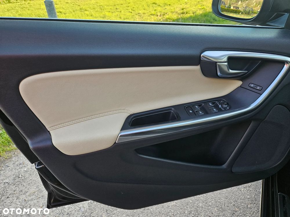 Volvo V60 D4 Momentum - 20