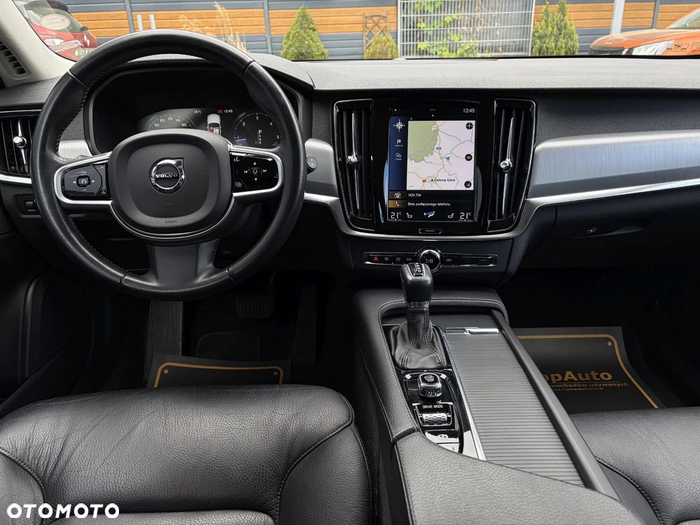 Volvo V90 D3 Geartronic Momentum Pro - 34