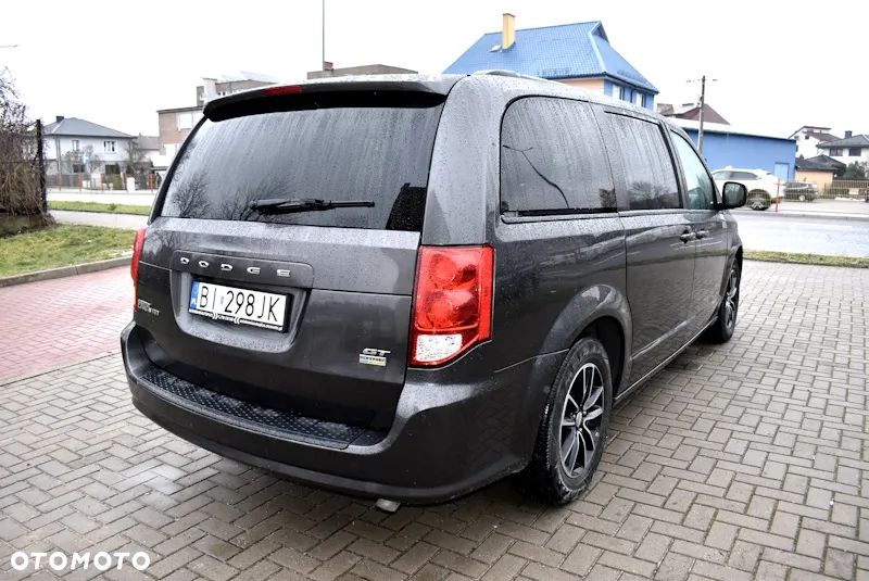 Dodge Grand Caravan 3.6 R/T - 8