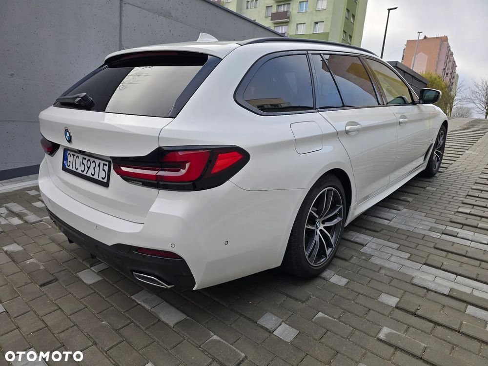 BMW Seria 5 520d M Sport Edition - 4