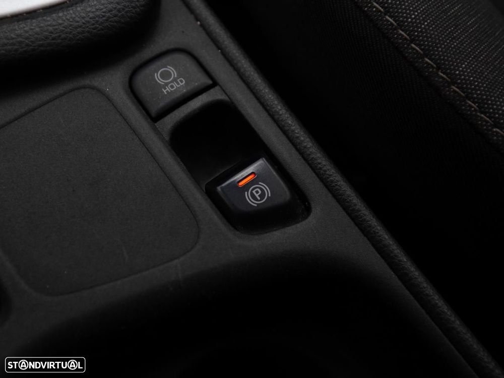 Toyota Yaris 1.5 HSD Comfort - 18