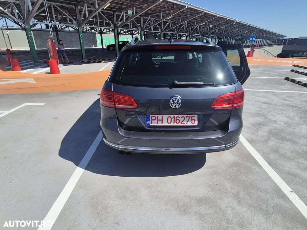 Volkswagen Passat - 4