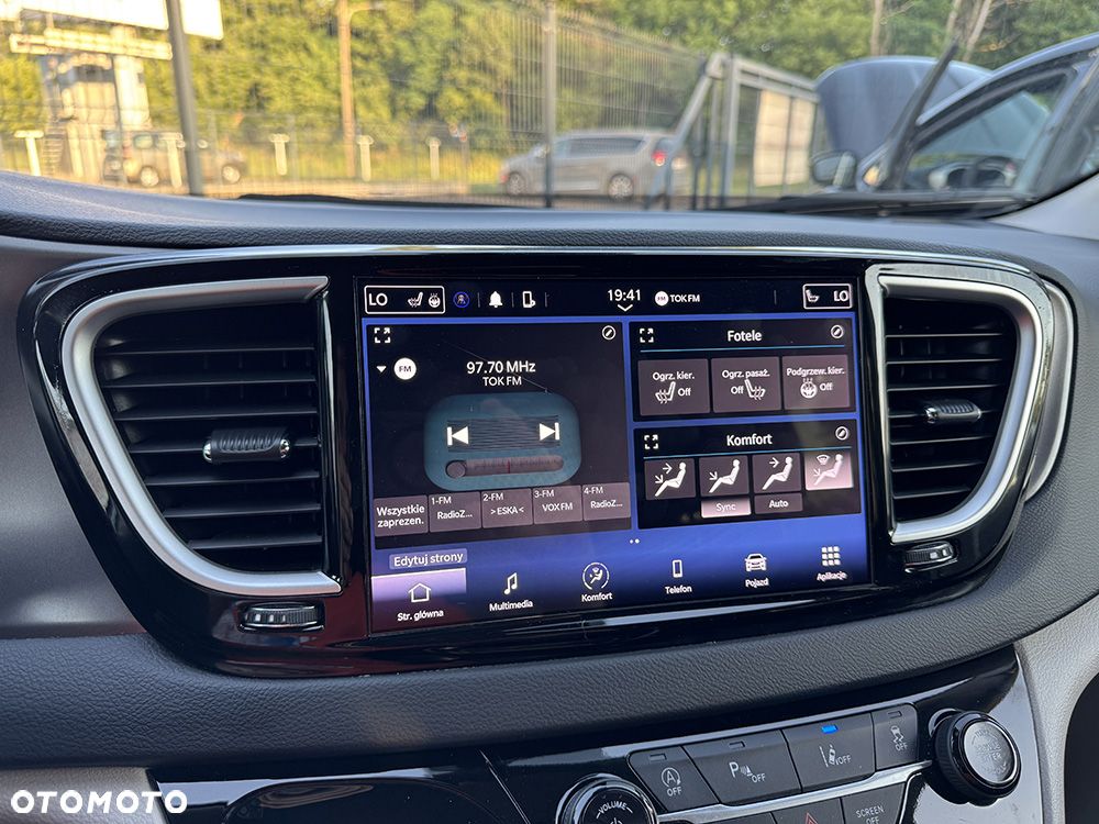Chrysler Pacifica - 21