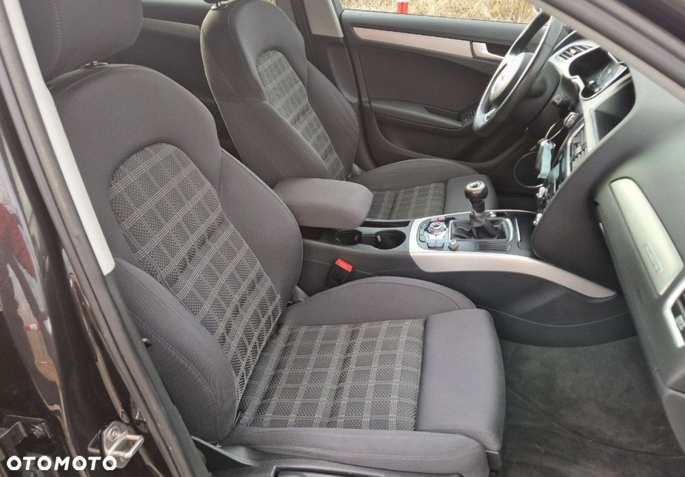 Audi A4 Avant 2.0 TDI DPF quattro S line Sportpaket - 31