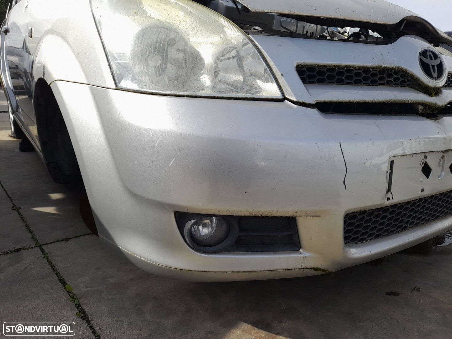 Pára-choques frente TOYOTA Corolla Verso (ZER_, ZZE12_, R1_) - 2