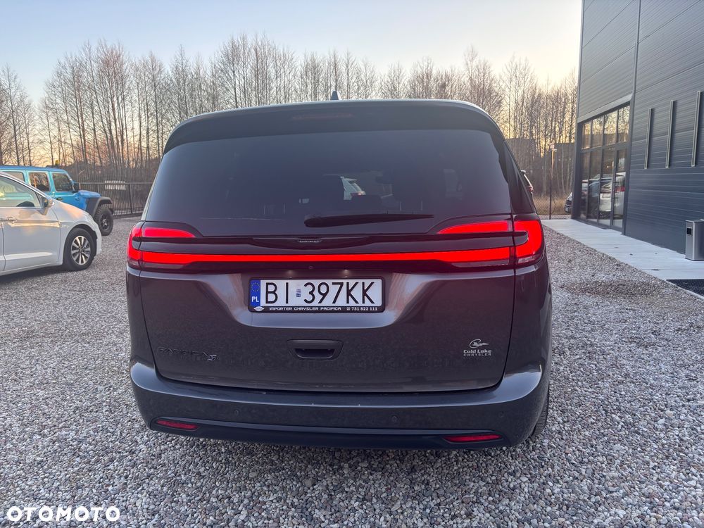 Chrysler Pacifica - 5