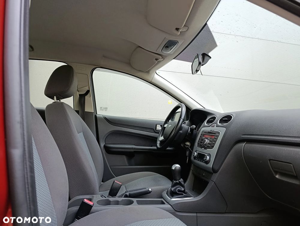 Ford Focus 1.6 16V Fun X - 10