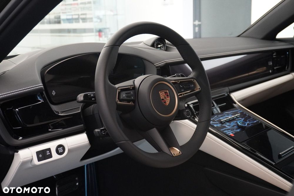 Porsche Panamera - 12