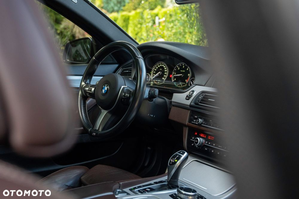 BMW Seria 5 530d xDrive - 14
