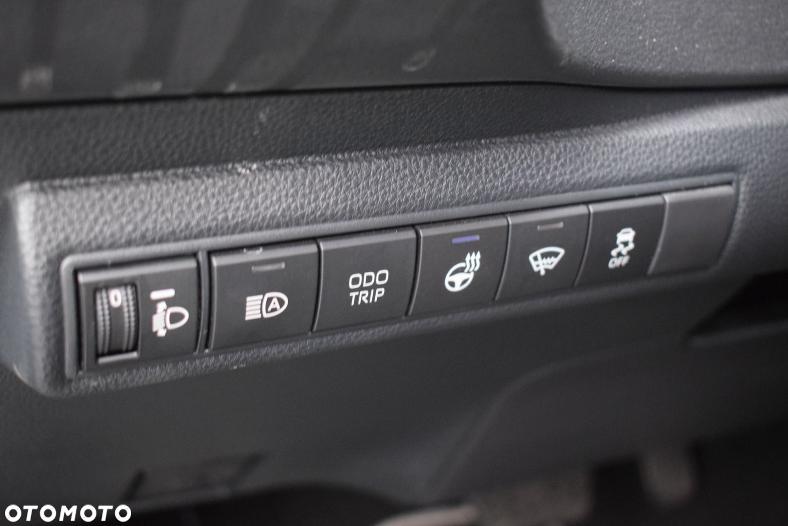 Toyota Corolla 1.8 Hybrid Style - 17