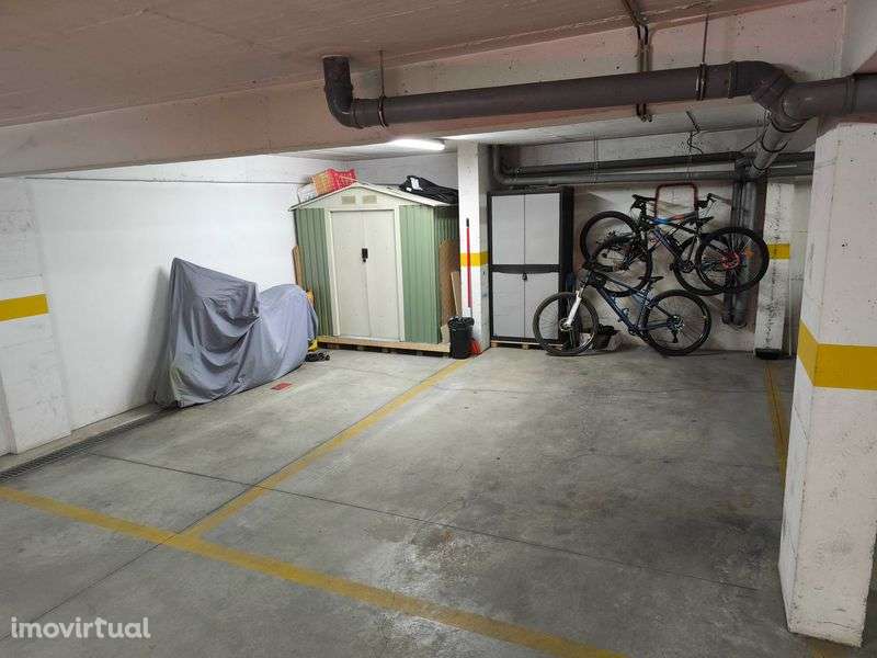 Apartamento T2 Rés do Chão com Garagem Dupla - Grande imagem: 2/12