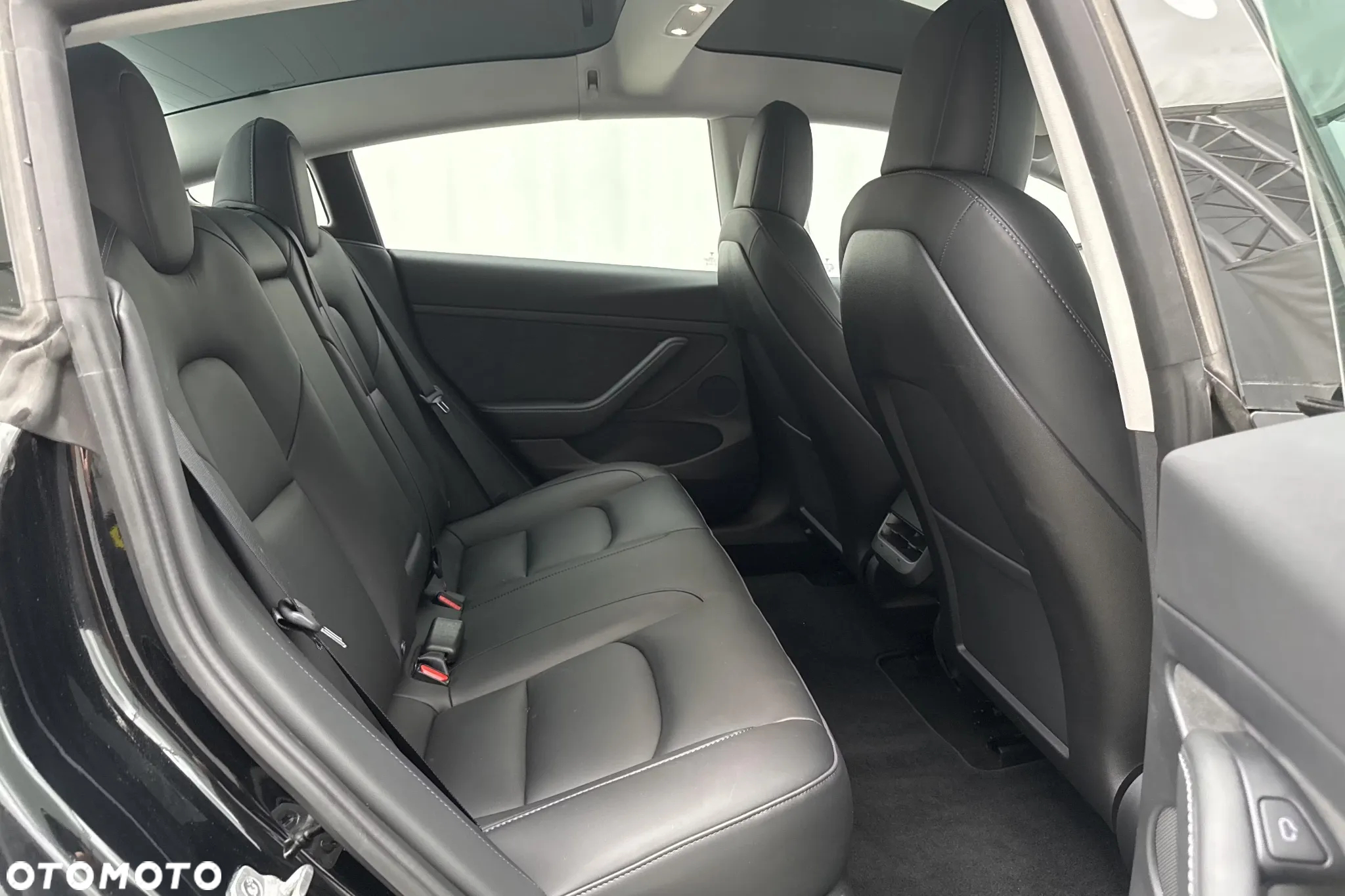 Tesla Model 3 Long Range AWD - 8