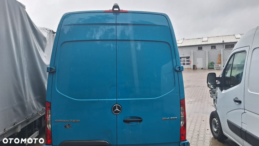 Mercedes-Benz Sprinter - 9