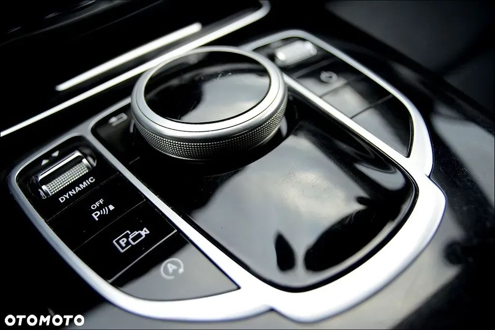 Mercedes-Benz Klasa E 200 d 9G-TRONIC - 32