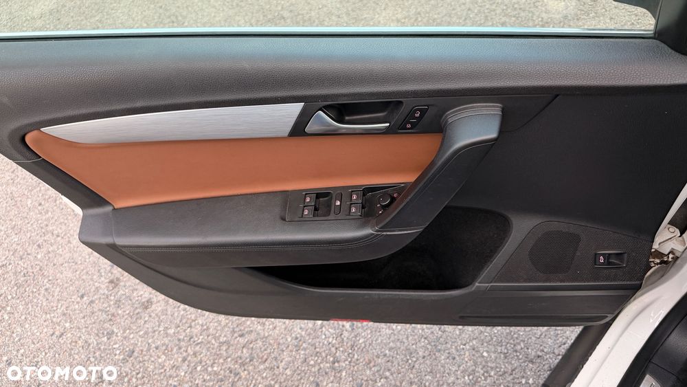 Volkswagen Passat Alltrack - 14