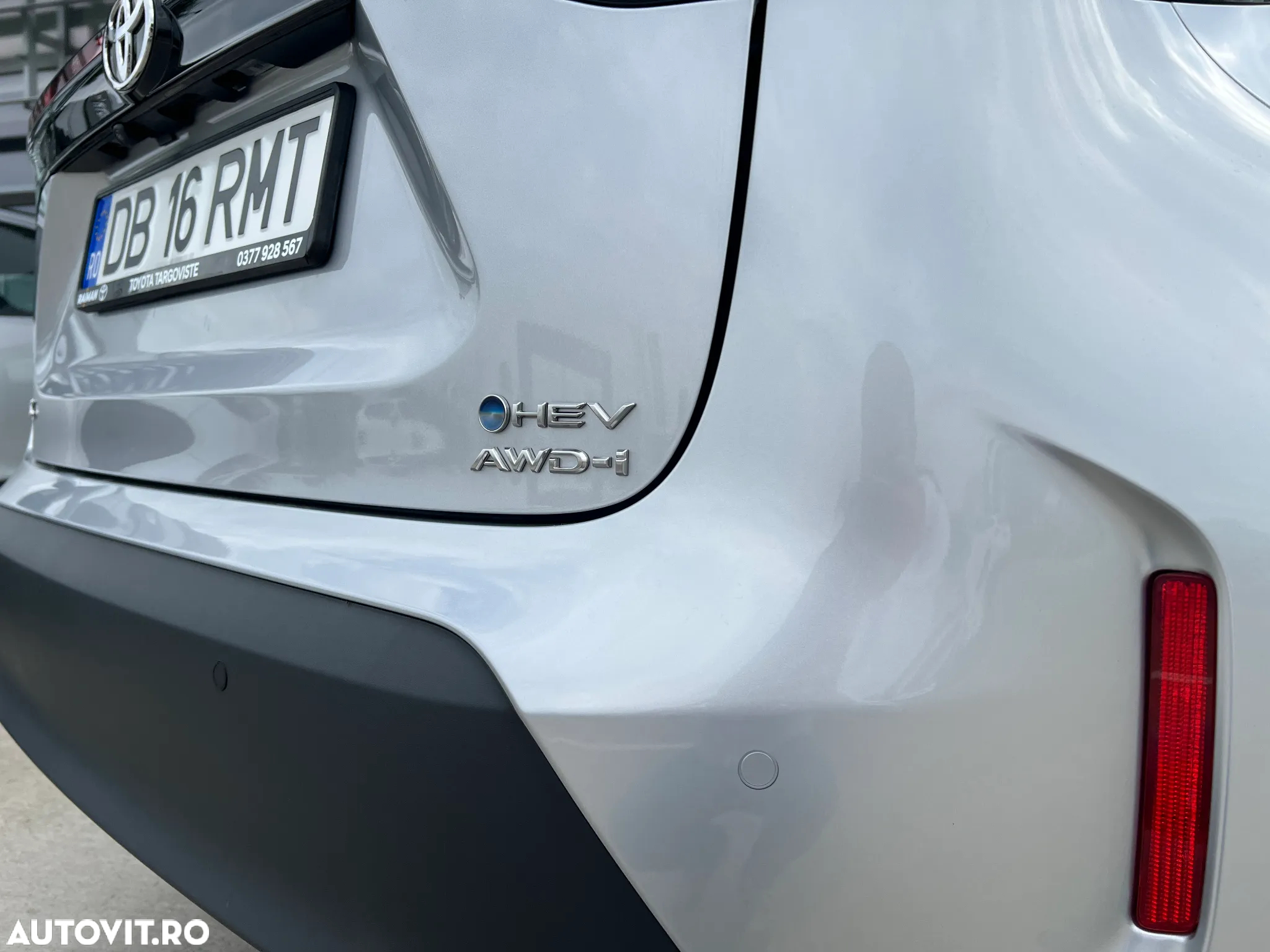 Toyota Yaris Cross 1.5 VVT-i HSD 4x4 Dynamic - 12