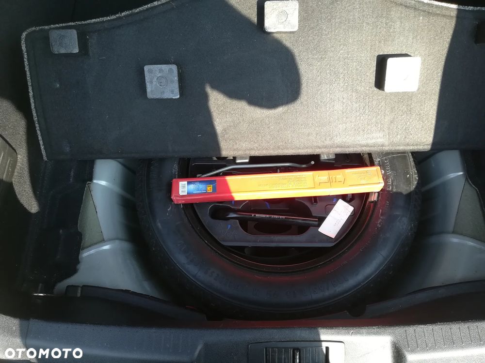 Renault Laguna 1.5 dCi Authentique - 9