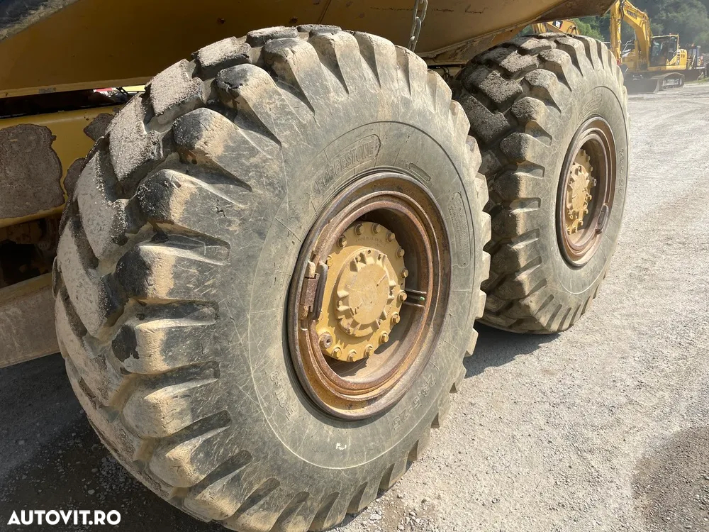 Caterpillar 725 - 11