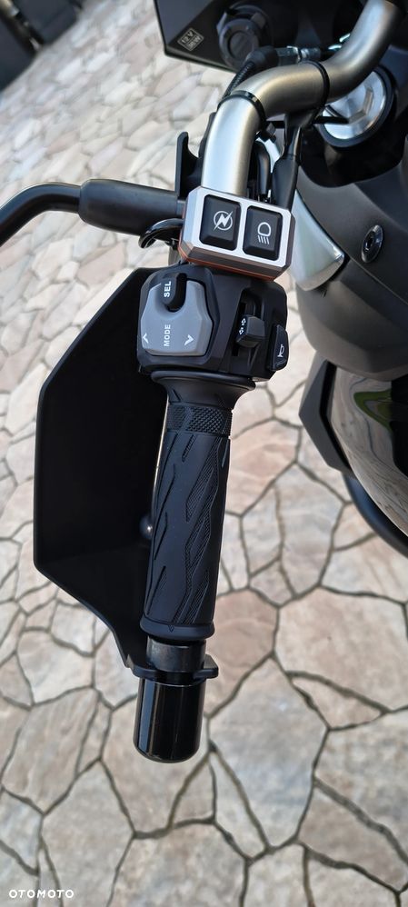 Suzuki V-STROM - 23