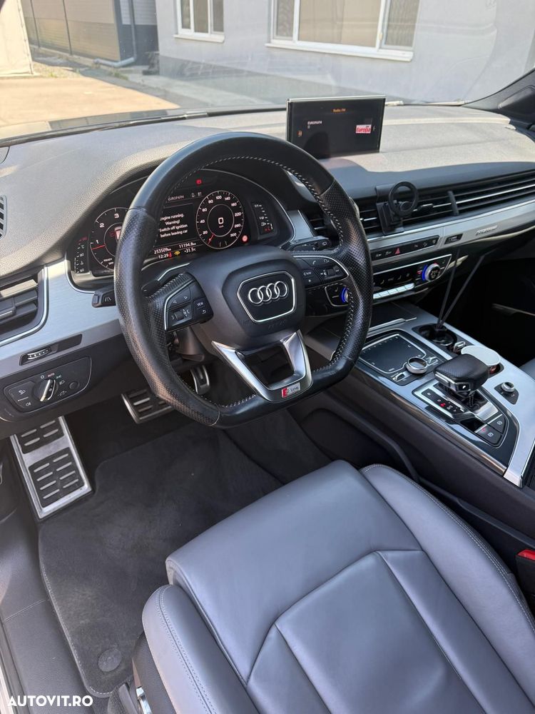 Audi Q7 - 11