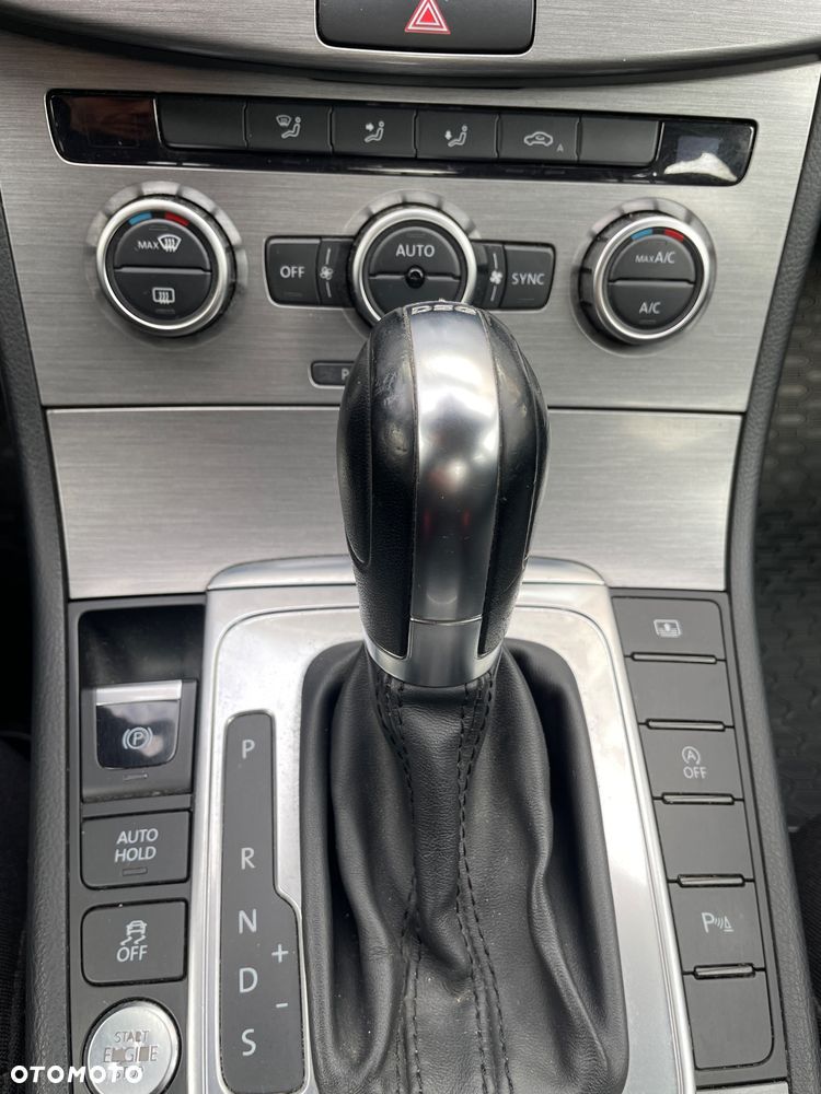Volkswagen Passat 2.0 TDI Comfortline DSG - 29
