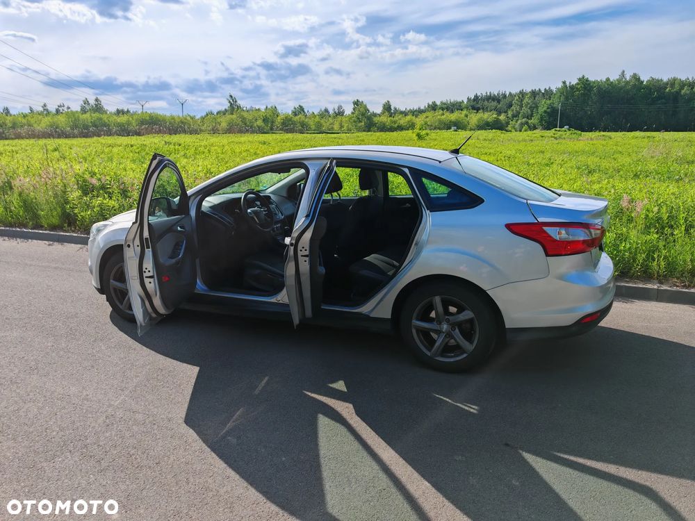 Ford Focus 1.6 Ambiente - 5