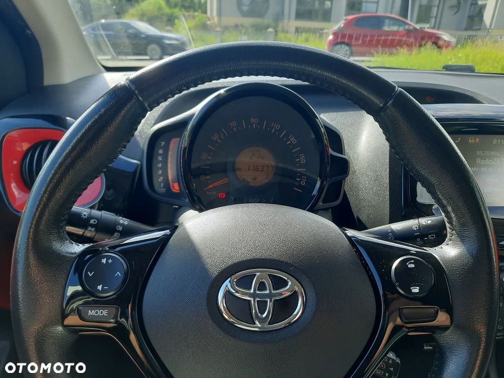 Toyota Aygo x-play touch - 10