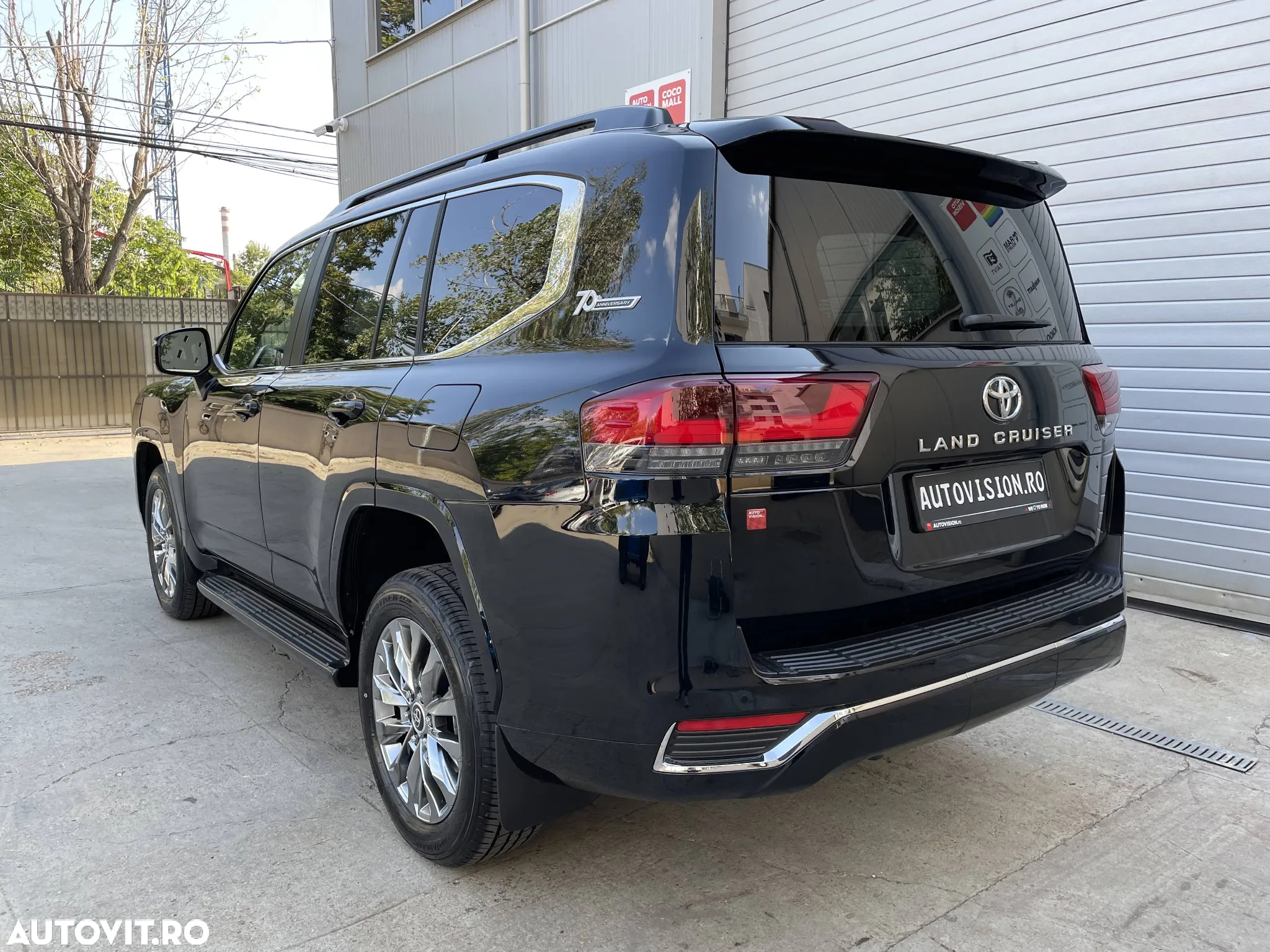 Toyota Land Cruiser 300 - 7