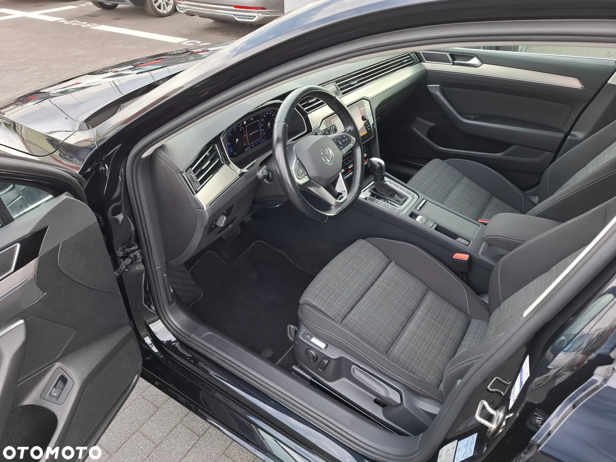 Volkswagen Passat Variant 2.0 TDI SCR DSG Business - 14