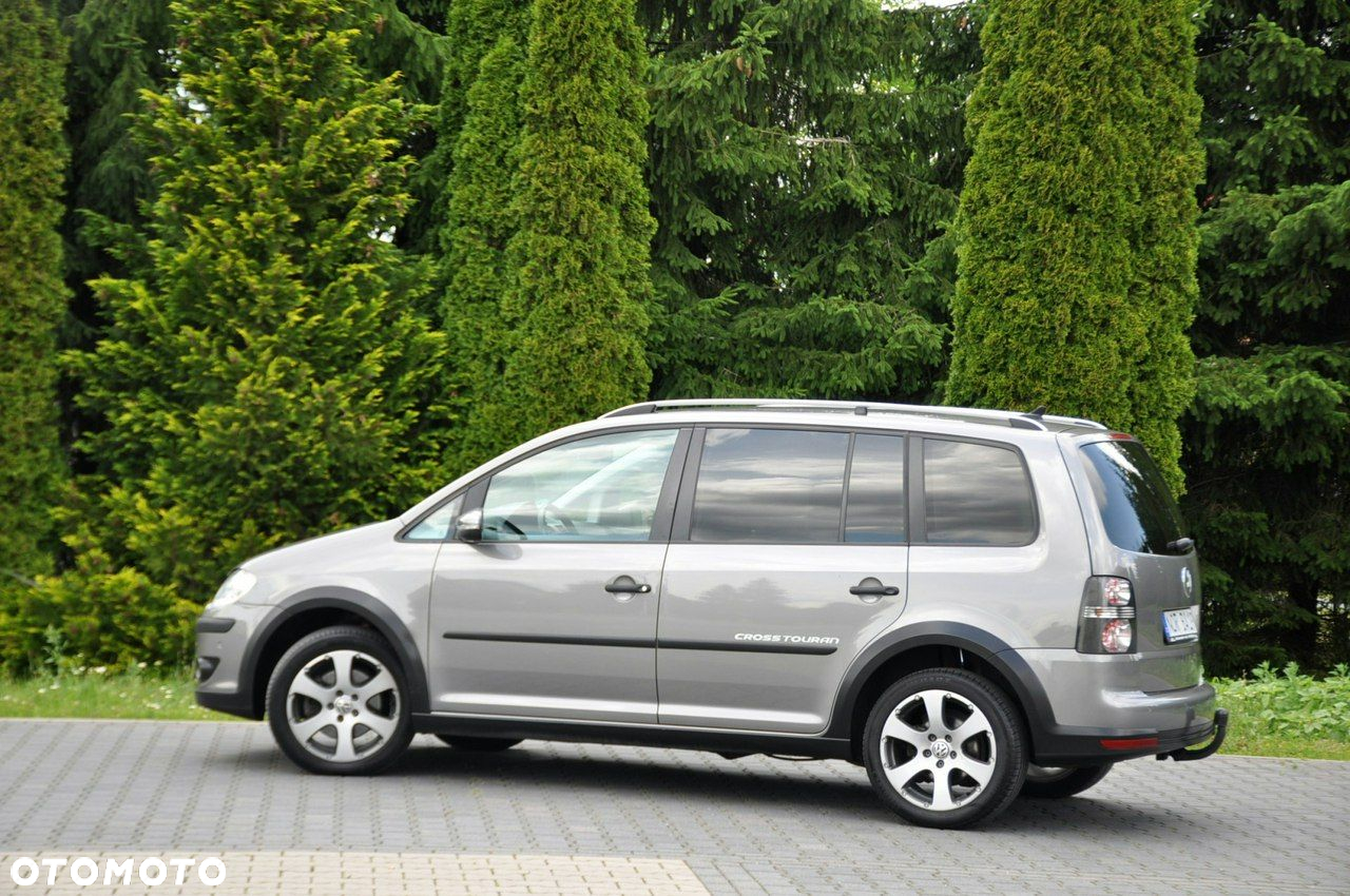 Volkswagen Touran - 13
