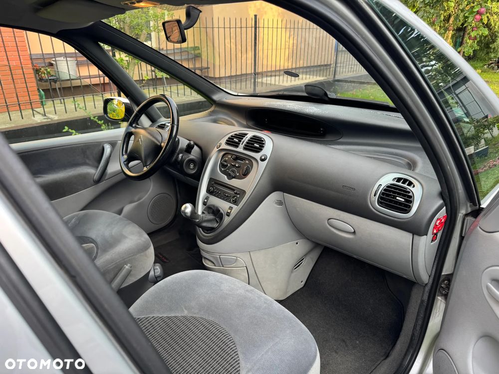 Citroën Xsara Picasso 1.6i 16V SX - 9
