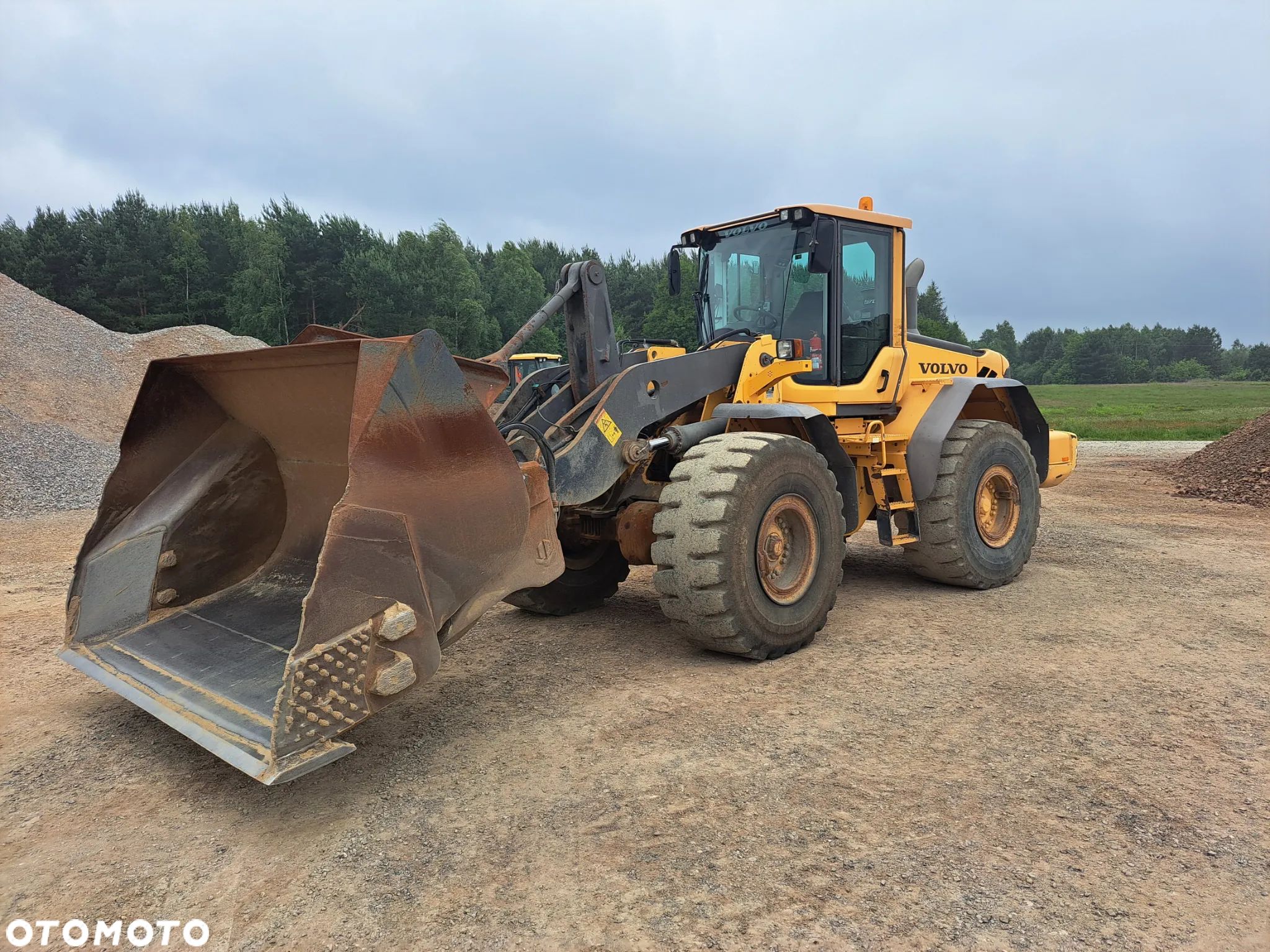 Volvo L120F - 1