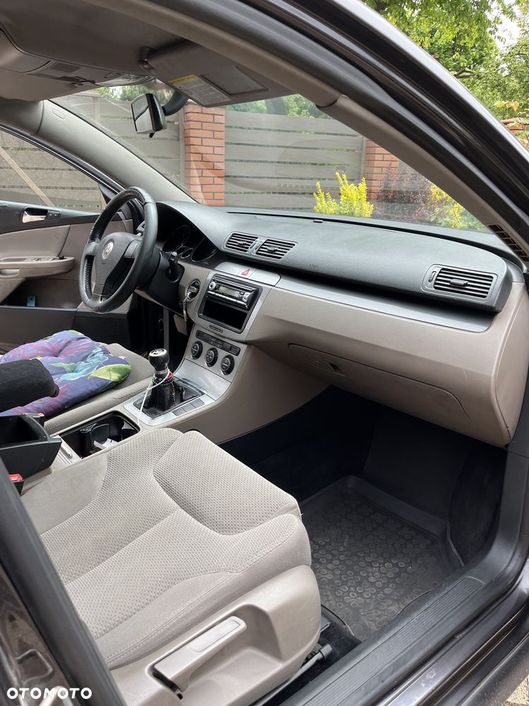 Volkswagen Passat 2.0 TDI Comfortline - 13