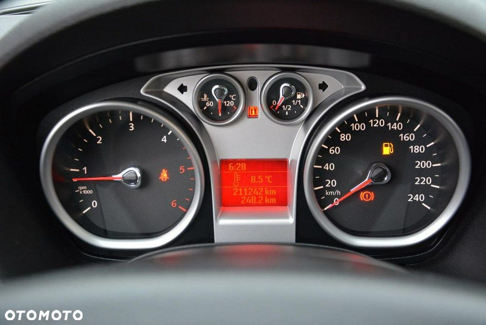 Ford Kuga 2.0 TDCi 2x4 Titanium - 24