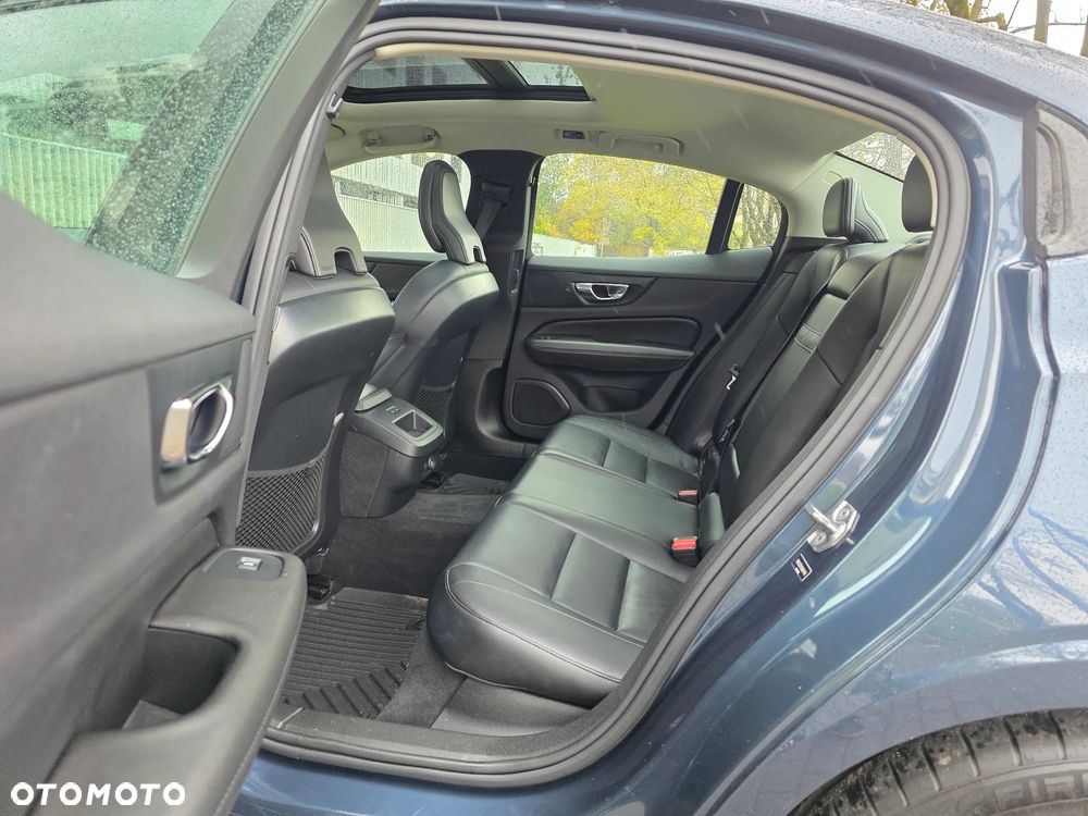 Volvo S60 T6 AWD Momentum Pro - 18