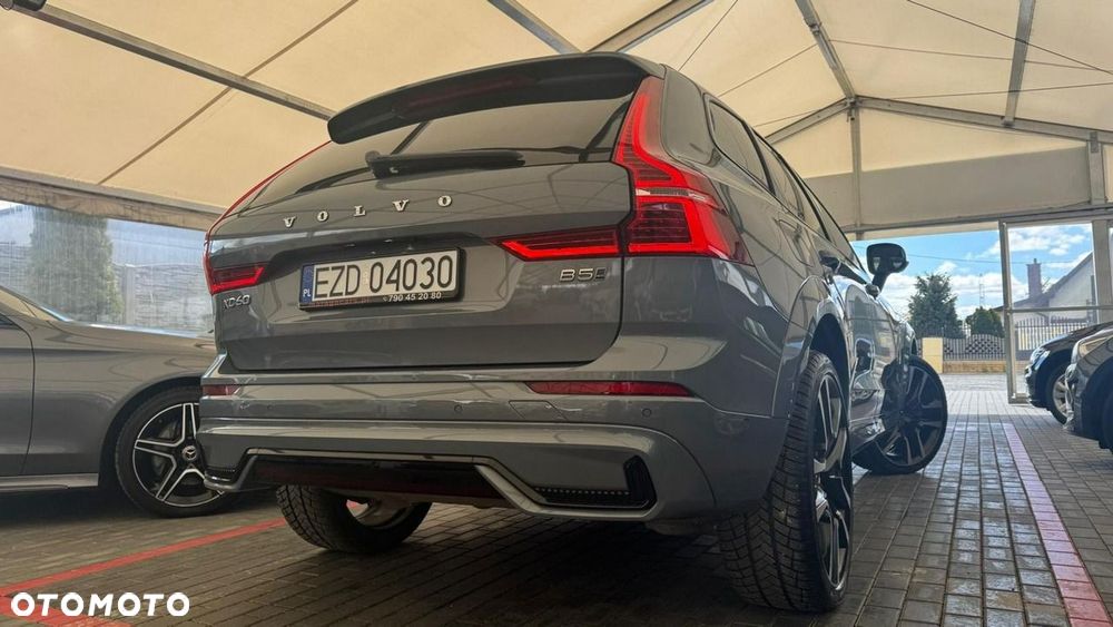 Volvo XC 60 B5 B AWD Ultimate Dark - 20